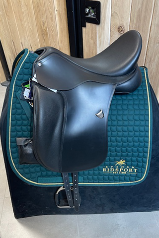 Selle démo BATES DRESSAGE CAIR NEUVE NOIRE 17.5"