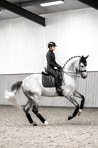 Loire Classic Dressur Schabracke Schwarz