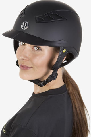 Back On Track EQ3 Lynx Ridhjälm