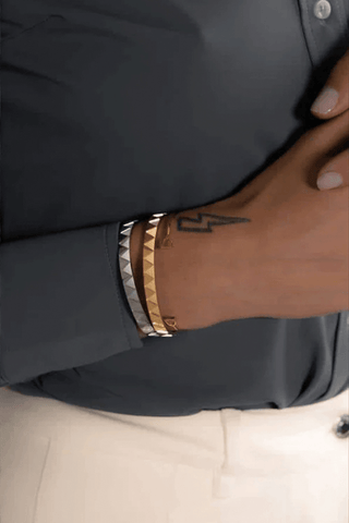 Get The Gallop Armband Sharktooth