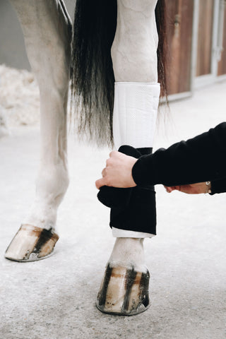 Absorberende bandagepuder Sort/Hvid 45x30