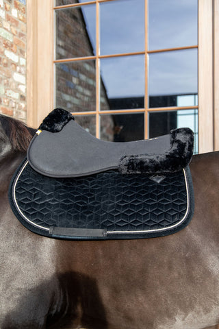 Tapis de selle fausse peau de mouton